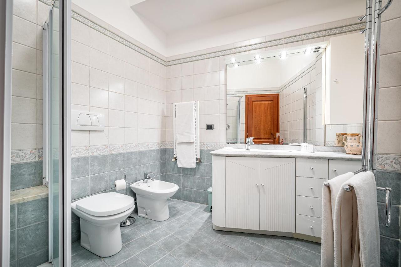 Yid Elegant Apt With Garage فلورنس المظهر الخارجي الصورة