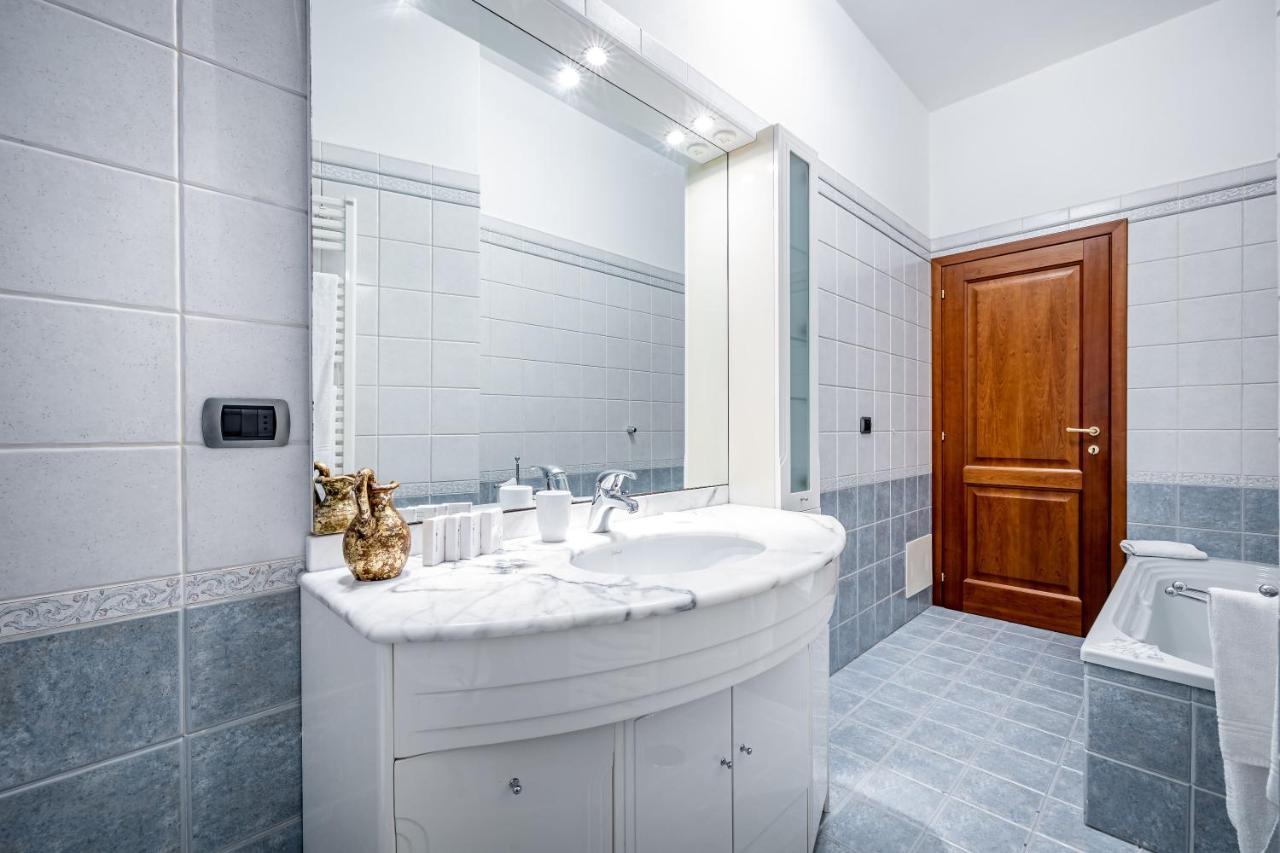 Yid Elegant Apt With Garage فلورنس المظهر الخارجي الصورة